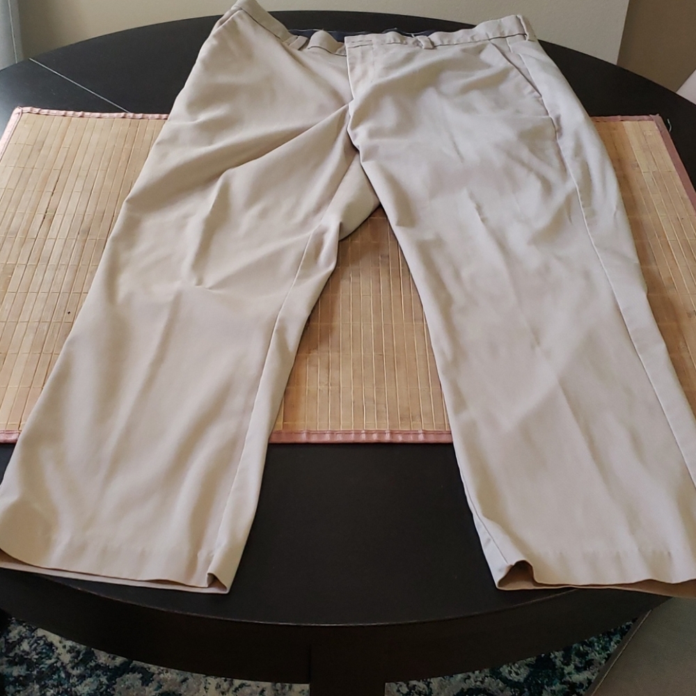 Roundtree and Yorke khaki pants